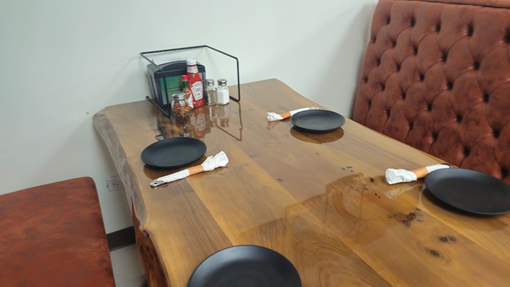 Edessa Burger Pizza | restaurant | 2631 Nolensville Pk, Nashville, TN 37211, USA | 6159178495 OR +1 615-917-8495