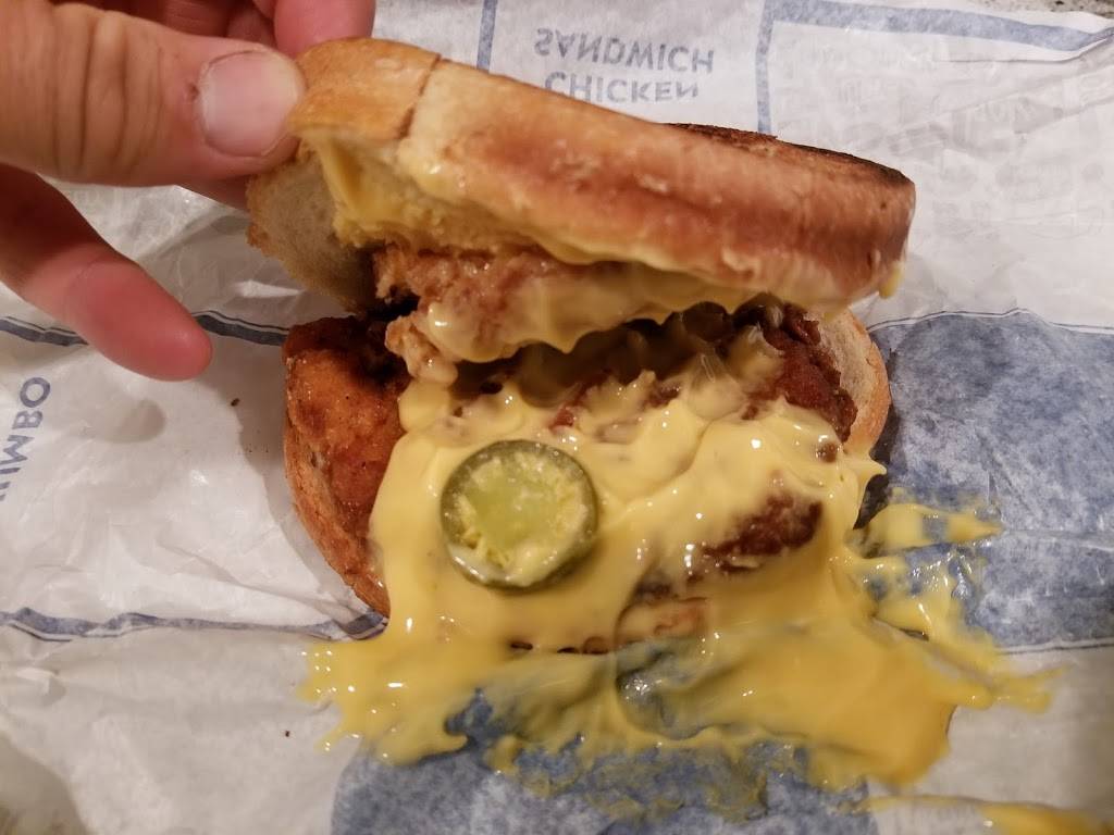 Jack in the Box | restaurant | 4901 Verdugo Way, Camarillo, CA 93012, USA | 8059875159 OR +1 805-987-5159