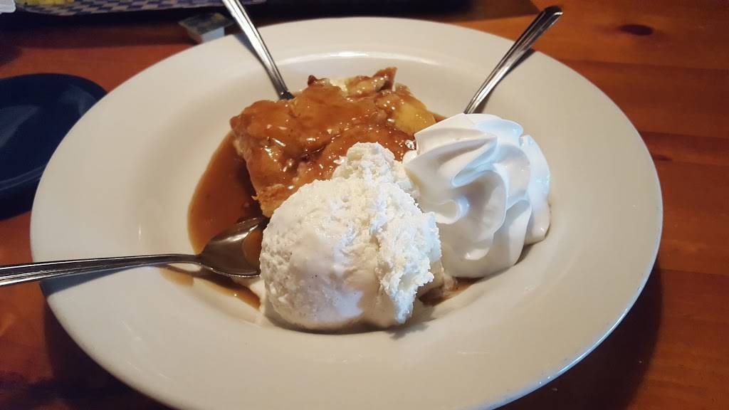 Famous Daves Bar-B-Que | restaurant | 3007 E Speedway Blvd, Tucson, AZ 85716, USA | 5208881512 OR +1 520-888-1512