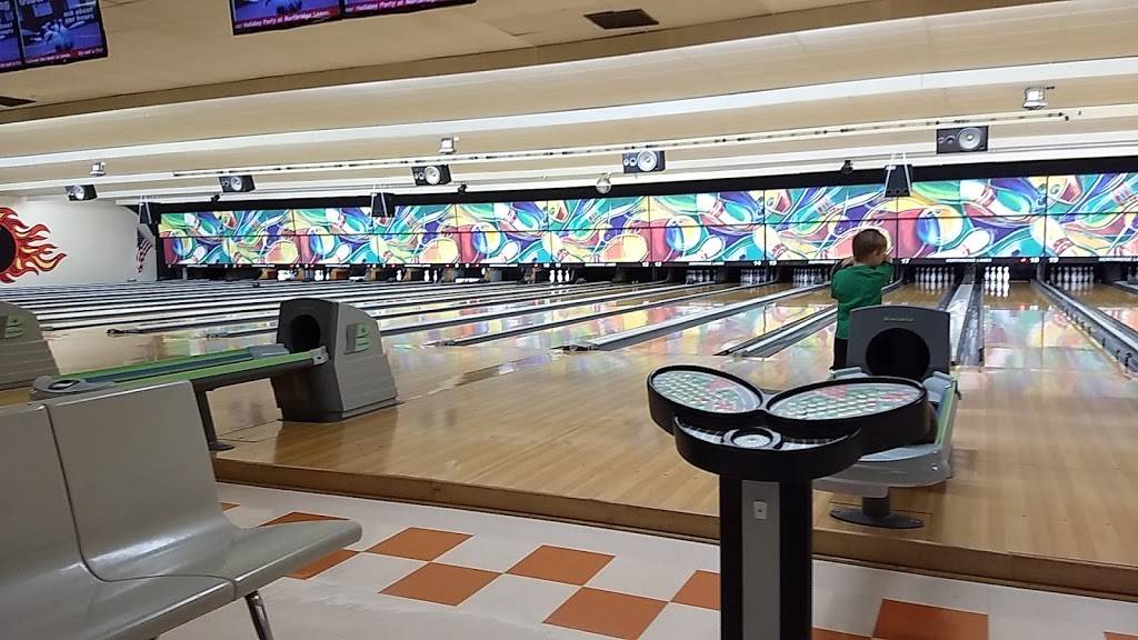 Northridge Lanes | restaurant | 1333 Moorefield Rd, Springfield, OH 45503, USA | 9373990850 OR +1 937-399-0850