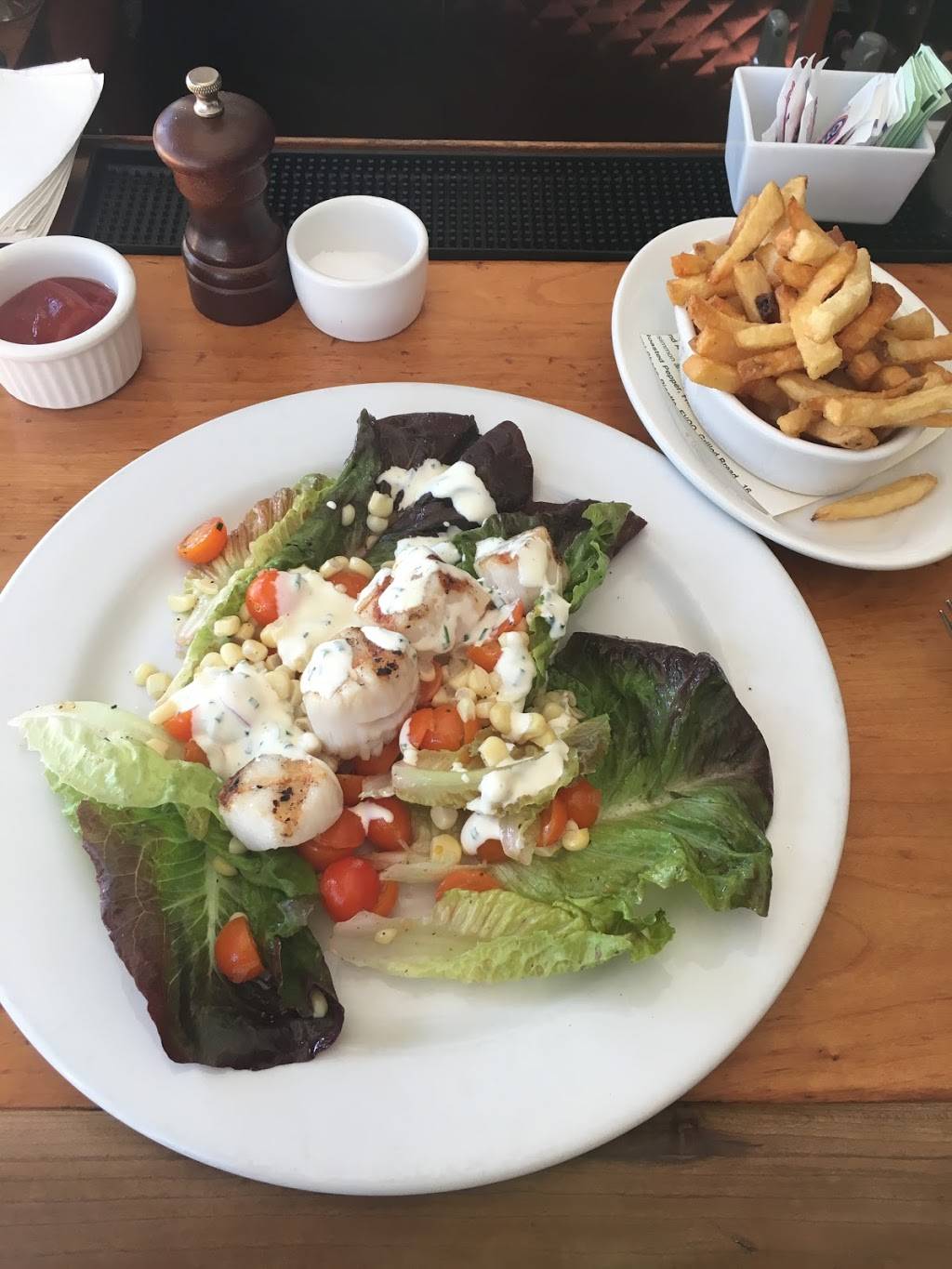 Hayes Street Grill | restaurant | 320 Hayes St, San Francisco, CA 94102, USA | 4158635545 OR +1 415-863-5545