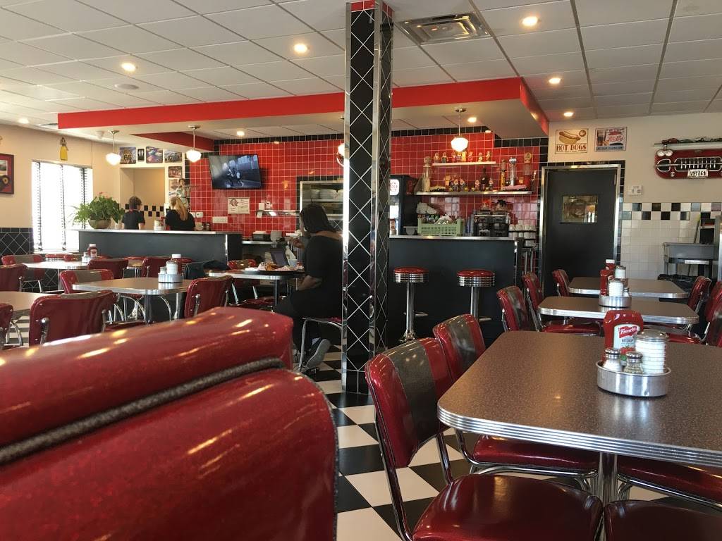 Hi Ho Diner | restaurant | 3691 Walker Rd, Windsor, ON N8W 3S6, Canada | 2262219555 OR +1 226-221-9555