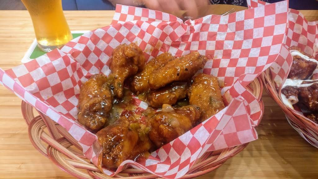Wow Wing House | restaurant | 115-875 Milner Ave, Scarborough, ON M1B 5N6, Canada | 4162822221 OR +1 416-282-2221