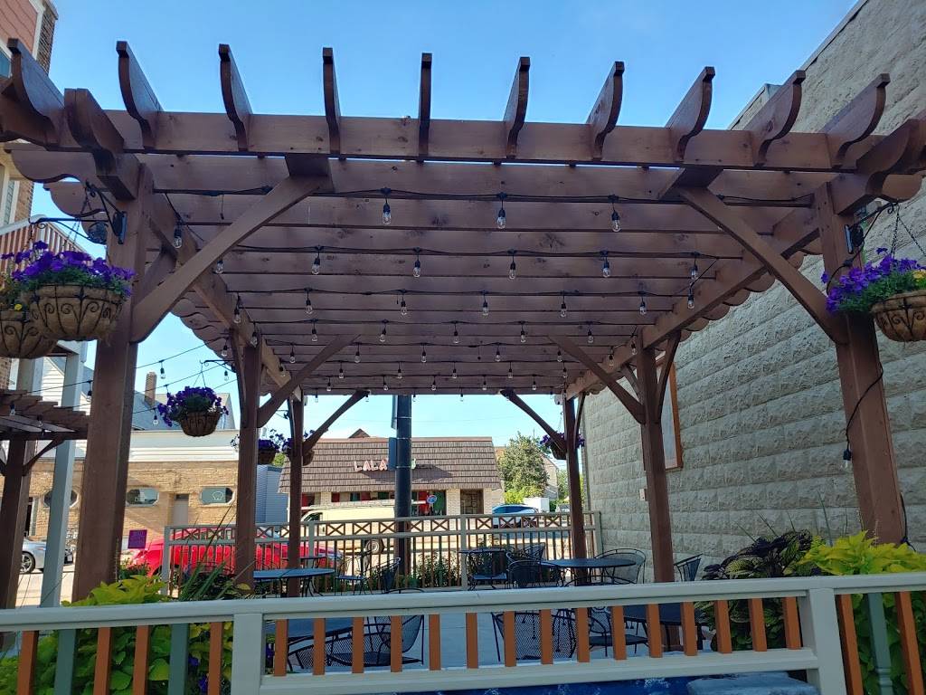 Charleston Cafe | restaurant | 3465 E Layton Ave, Cudahy, WI 53110, USA | 4147882911 OR +1 414-788-2911