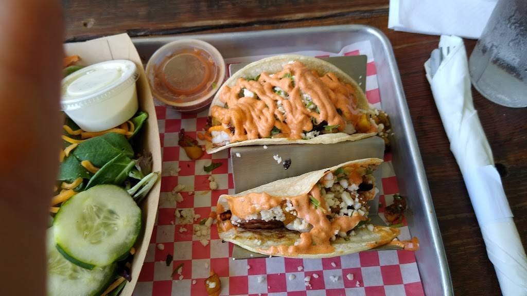 Ski Shores Cafe | restaurant | 1530 Barton Springs Rd, Austin, TX 78704, USA | 7372225600 OR +1 737-222-5600