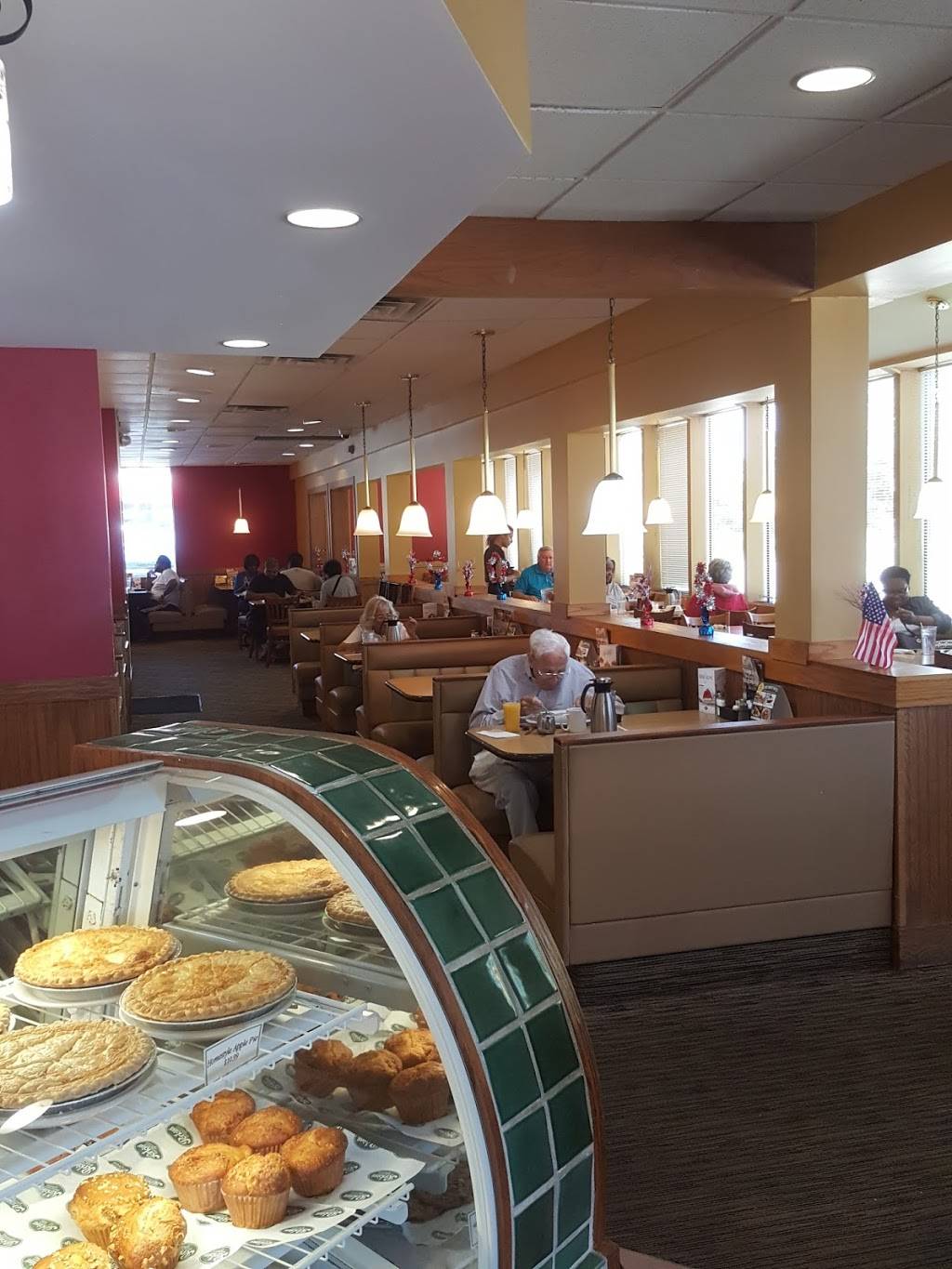 Perkins | bakery | 5265 N Port Washington Rd, Milwaukee, WI 53217, USA | 4149620623 OR +1 414-962-0623