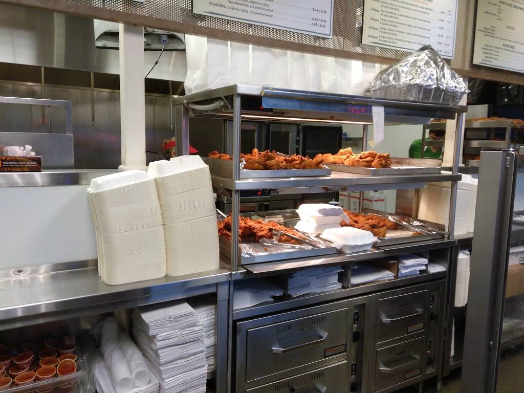 Ezells Famous Chicken | restaurant | 4436 Rainier Ave S, Seattle, WA 98118, USA | 2066863772 OR +1 206-686-3772