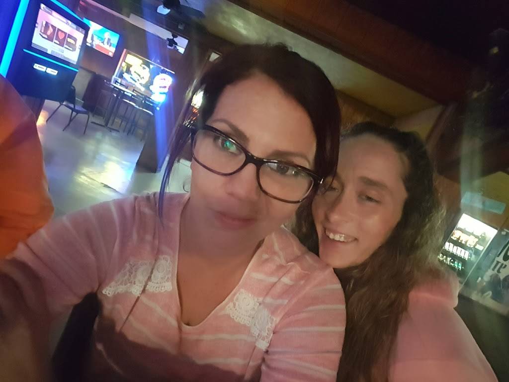 Rockys Bar & Grill | restaurant | 5314 N 2nd St, Loves Park, IL 61111, USA | 8158770378 OR +1 815-877-0378