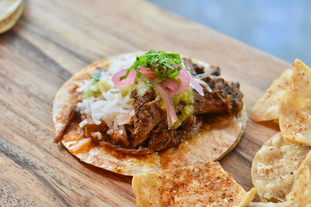 Bombay Taqueria | restaurant | 330 E Ohio St, Chicago, IL 60611, USA | 3129550733 OR +1 312-955-0733