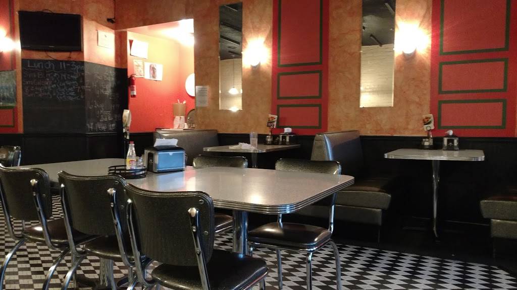 Pennys Five Star Pizza | restaurant | 1033 4th Ave, Lake Odessa, MI 48849, USA | 6163748813 OR +1 616-374-8813