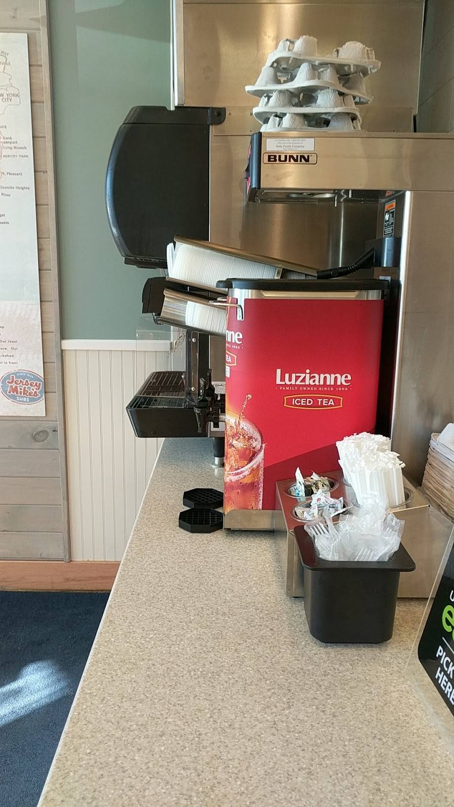 Jersey Mikes Subs | restaurant | 2151 Lemoine Ave, Fort Lee, NJ 07024, USA | 2012921987 OR +1 201-292-1987