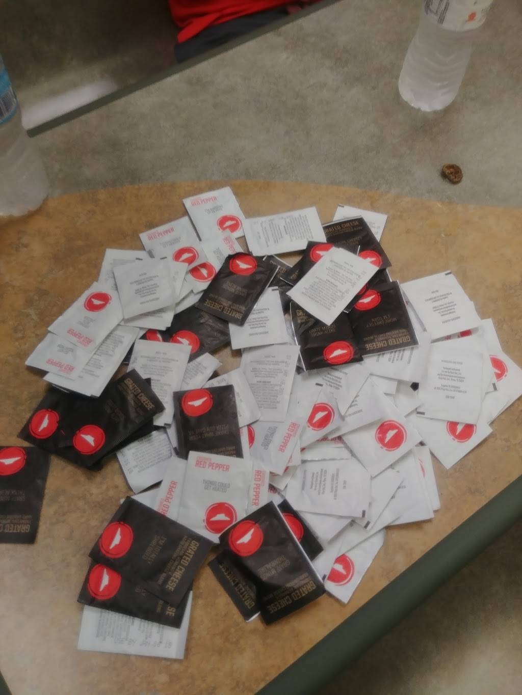 Pizza Hut | restaurant | 5326 Grand Ave, Gurnee, IL 60031, USA | 8473604484 OR +1 847-360-4484