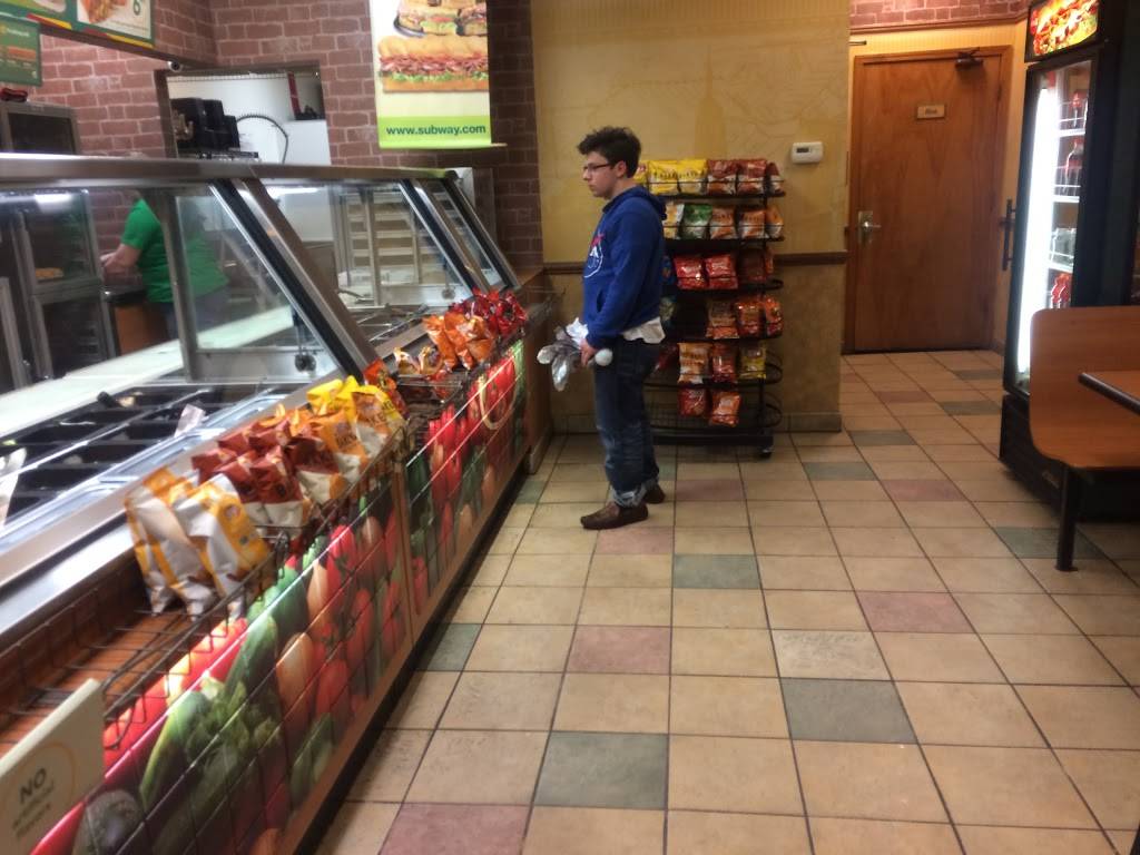 Subway | restaurant | 3006 Bardstown Rd, Louisville, KY 40205, USA | 5024582677 OR +1 502-458-2677