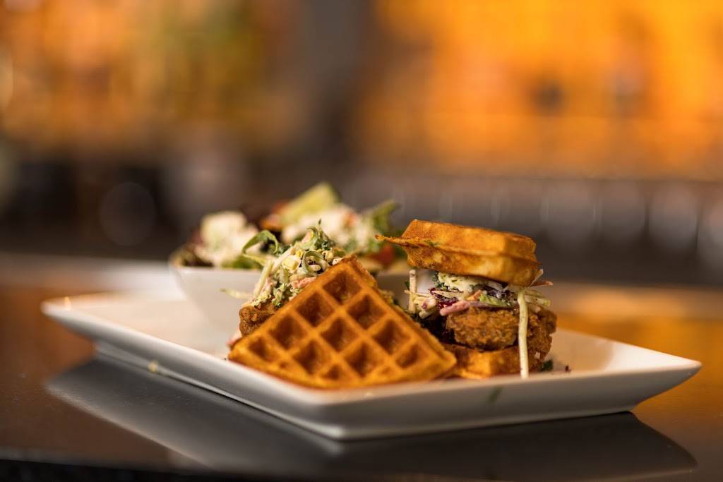 Salt Restaurant and Bar | restaurant | 1060 E Genesee St, Syracuse, NY 13210, USA | 3154769000 OR +1 315-476-9000