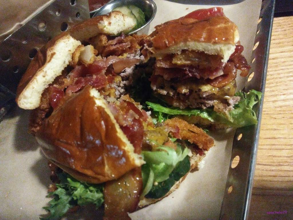 Chilis Grill & Bar | meal takeaway | 3393 Princeton Rd, Hamilton, OH 45011, USA | 5138956222 OR +1 513-895-6222