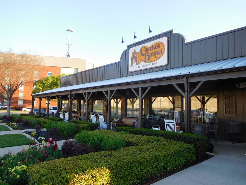 Cracker Barrel Old Country Store | restaurant | 123 SW Loop 410, San Antonio, TX 78245, USA | 2105218940 OR +1 210-521-8940