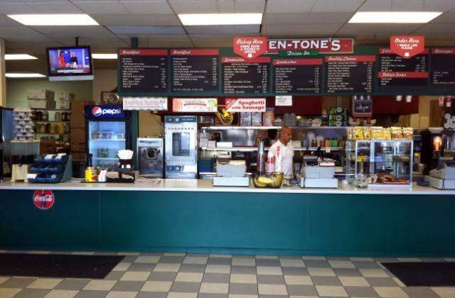 Ken-Tones Drive-In | meal takeaway | 551 W 18th St, Chicago, IL 60616, USA | 3122264004 OR +1 312-226-4004