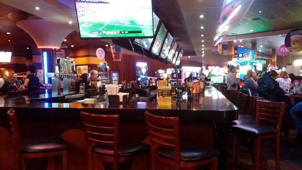 Dave & Busters | restaurant | 2201 N Mayfair Rd, Wauwatosa, WI 53226, USA | 4144540100 OR +1 414-454-0100