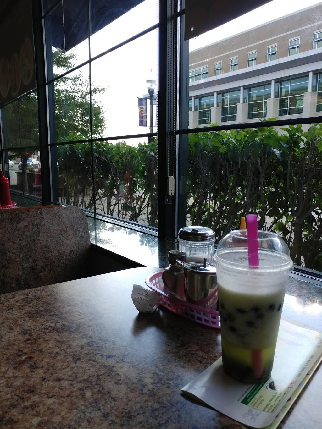 New China Hut | restaurant | 140 S River St #100, Aurora, IL 60506, USA | 6309662626 OR +1 630-966-2626