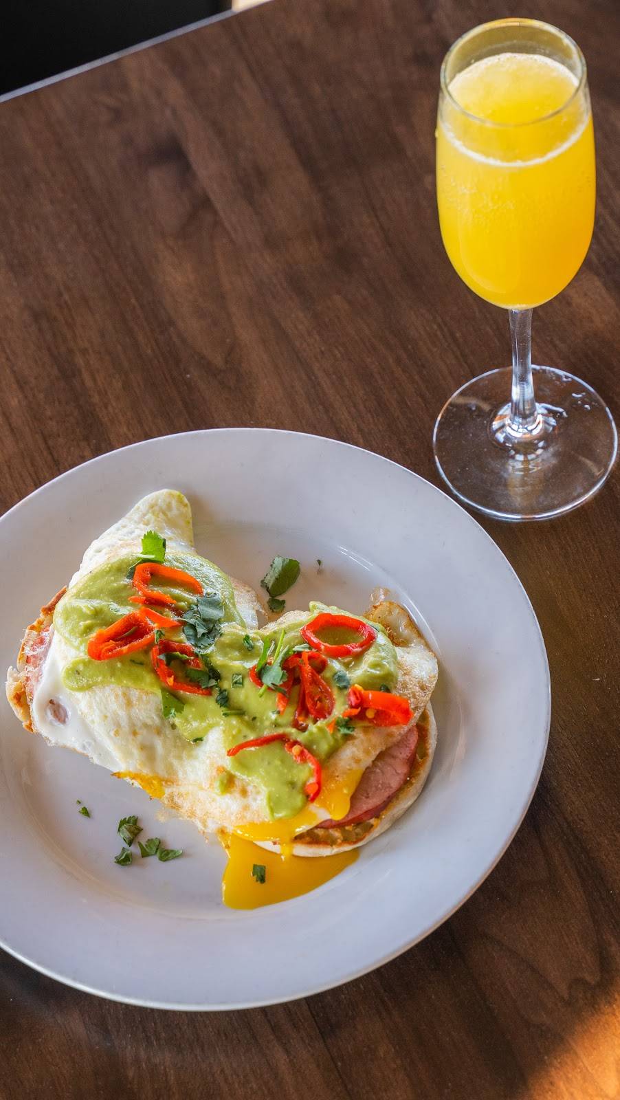 El Guapos Tequila + Tacos | restaurant | 8950 University Ave Suite 105, West Des Moines, IA 50266, USA | 5152162198 OR +1 515-216-2198