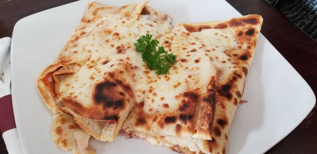 Cafe Beograd | restaurant | 2933-39 W Irving Park Rd, Chicago, IL 60618, USA | 7734787575 OR +1 773-478-7575