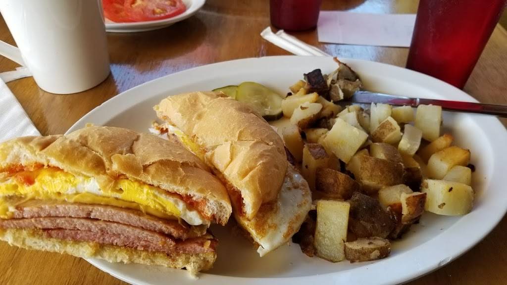 Parkway Restaurant | restaurant | 4131 Park St N, St. Petersburg, FL 33709, USA | 7275444817 OR +1 727-544-4817