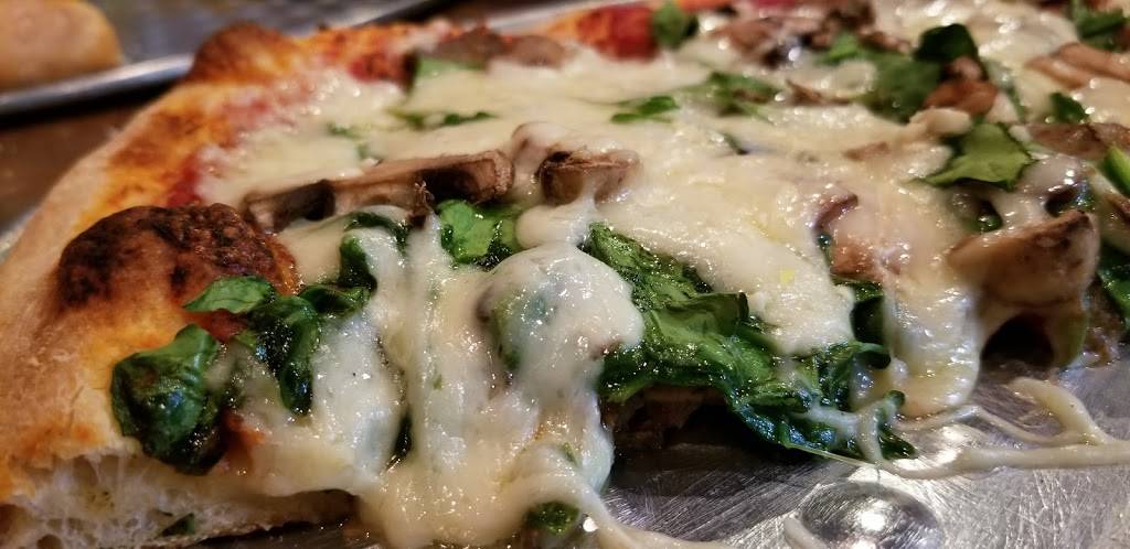 Moon River Pizza | restaurant | 925 S 14th St, Fernandina Beach, FL 32034, USA | 9043213400 OR +1 904-321-3400