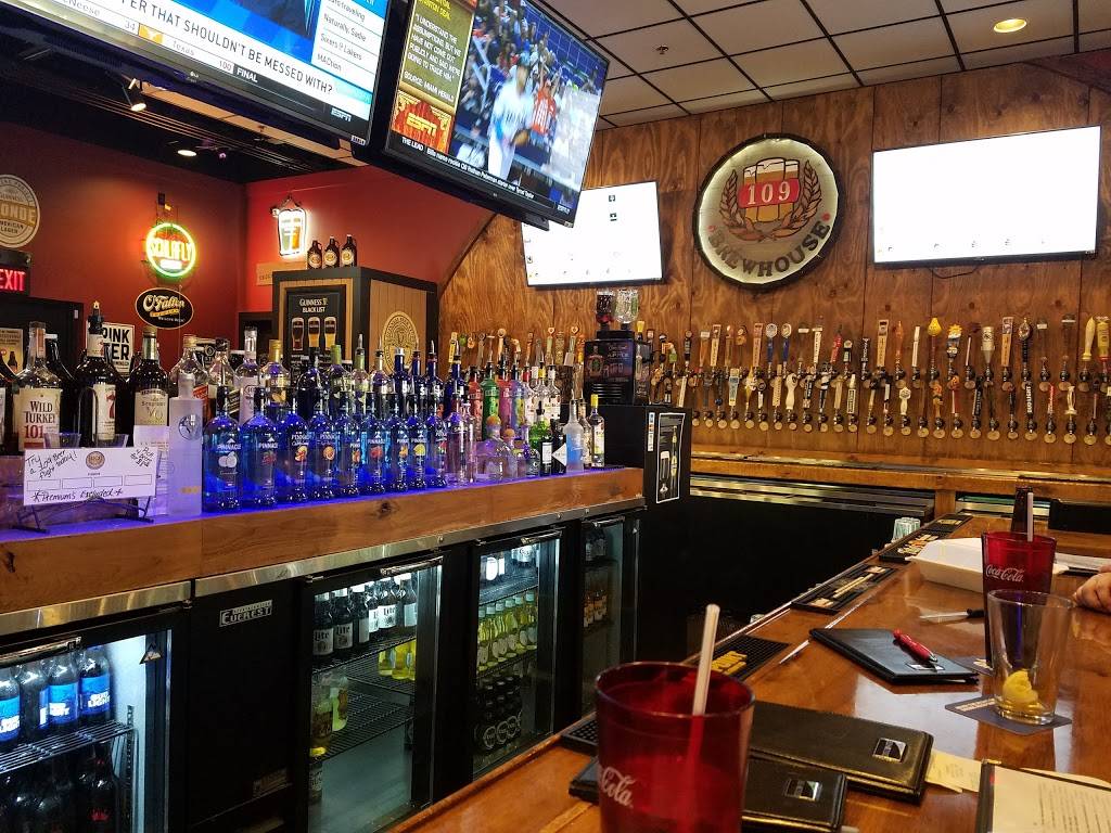 Barrels Taphouse and Grill | restaurant | 6726 State Highway N, St Charles, MO 63304, USA | 6362445898 OR +1 636-244-5898