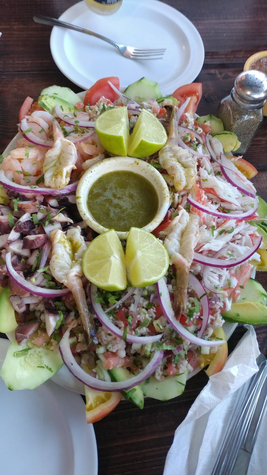 Mariscos El Puerto Escondido | restaurant | 915 W Arbor Vitae St, Inglewood, CA 90301, USA | 3106701014 OR +1 310-670-1014