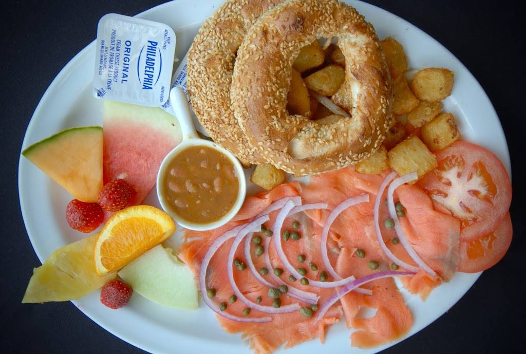 Amadeus Resto Bar - Steak Seafood Pizza - Dejeuner | restaurant | 3655 Boulevard de Sainte-Adèle, Sainte-Adèle, QC J8B 2N8, Canada | 4502297932 OR +1 450-229-7932