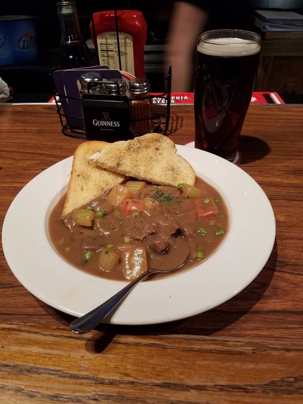 Sullys Irish Pub | restaurant | 12 W Main St, Middletown, DE 19709, USA | 3023768222 OR +1 302-376-8222