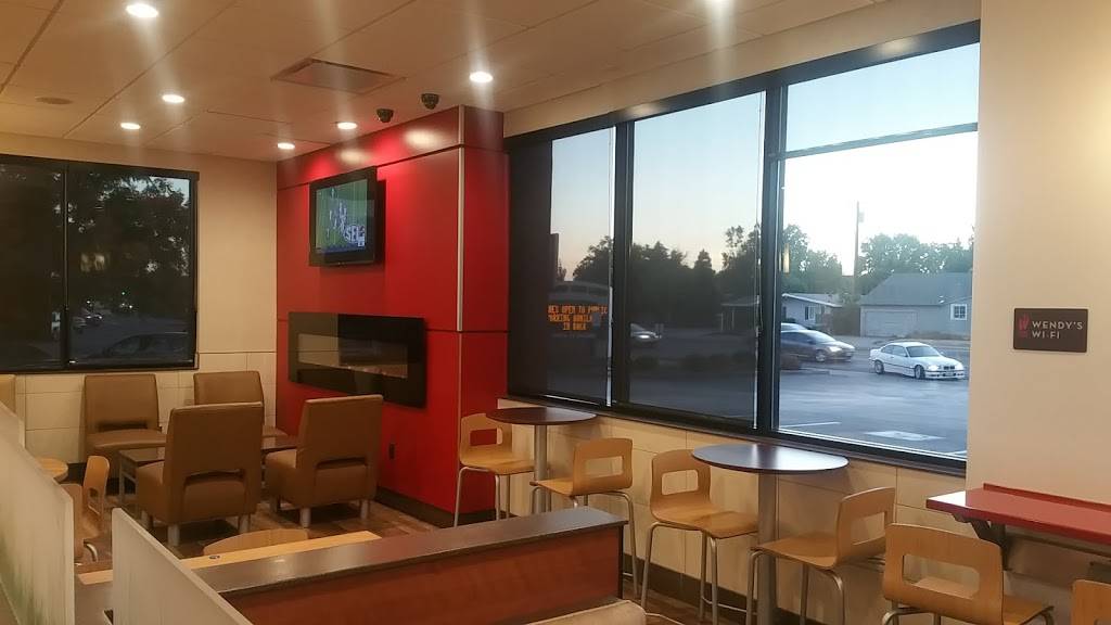 Wendys | restaurant | 2646 Watt Ave, Sacramento, CA 95821, USA | 9164831539 OR +1 916-483-1539