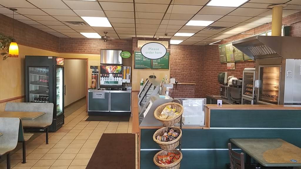 Subway | restaurant | 34 W Square Lake Rd, Troy, MI 48098, USA | 2488287877 OR +1 248-828-7877