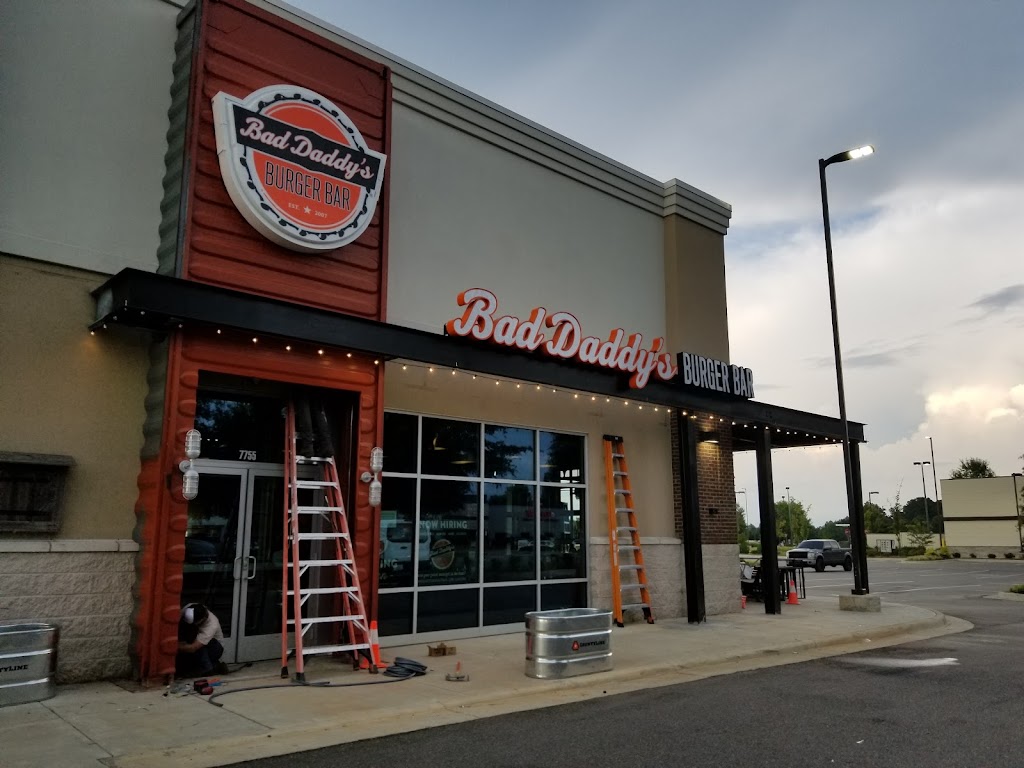 Bad Daddys Burger Bar | restaurant | 7755 Eastchase Pkwy, Montgomery, AL 36117, USA | 3344403800 OR +1 334-440-3800
