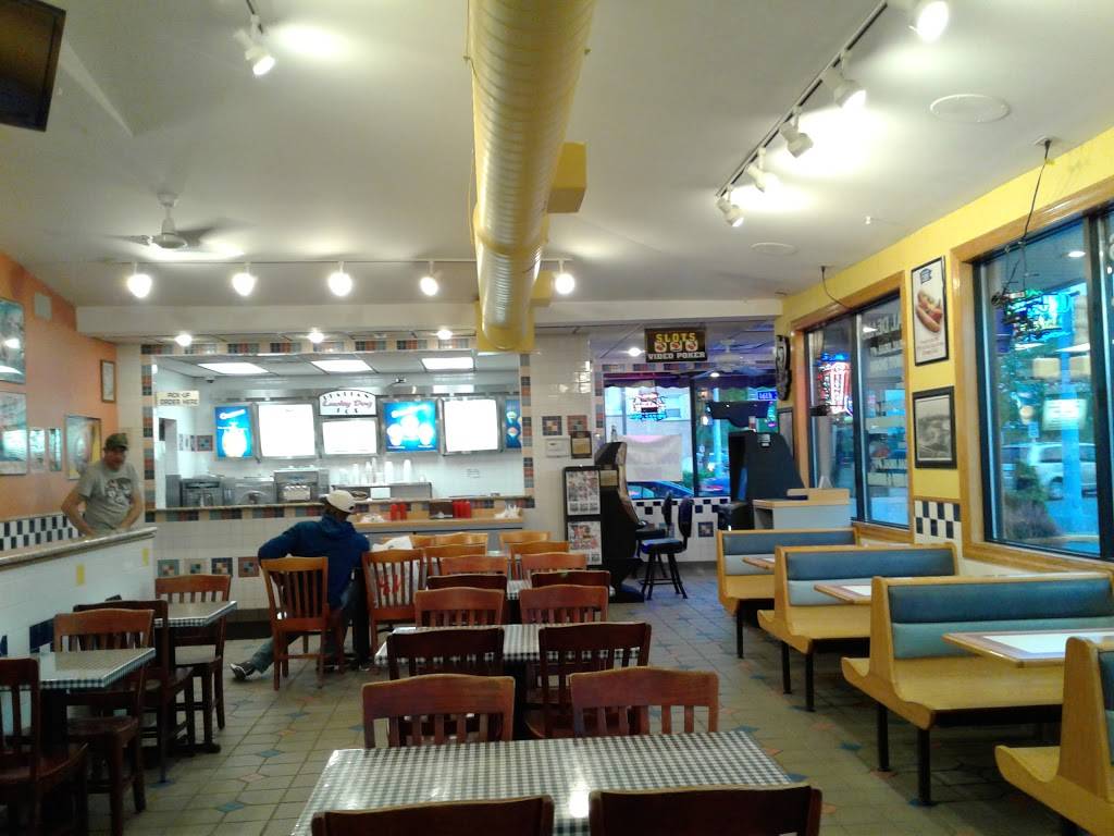 Lucky Dog | restaurant | 7151 16th St, Berwyn, IL 60402, USA | 7087490330 OR +1 708-749-0330