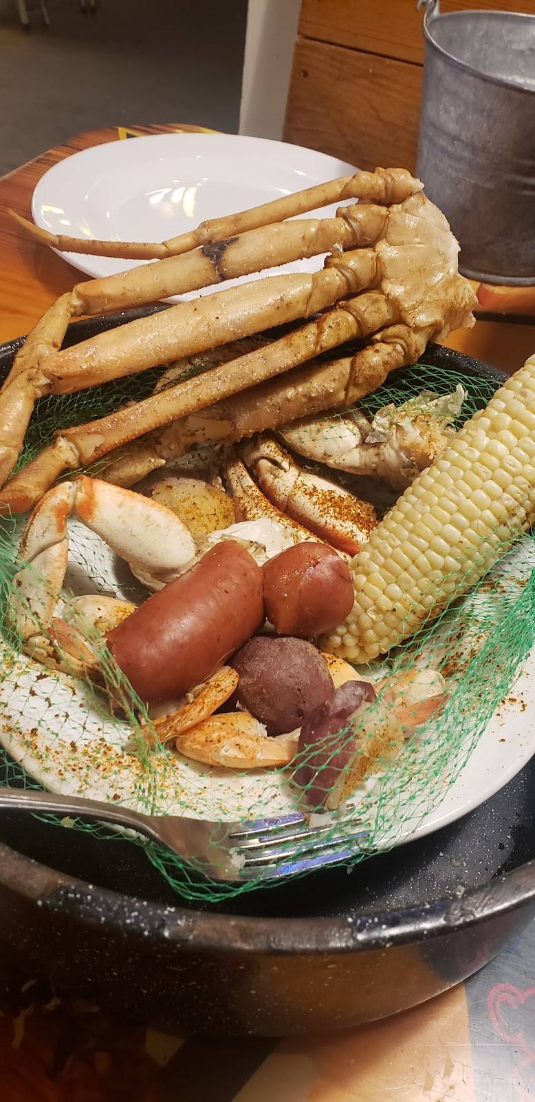 Joes Crab Shack | restaurant | 600 S Madison St, Wilmington, DE 19801, USA | 3027771803 OR +1 302-777-1803