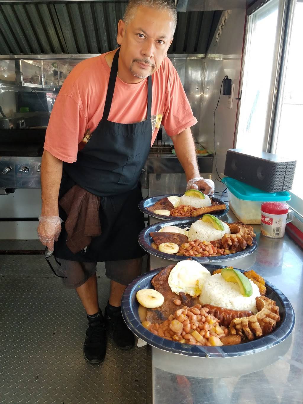 LOSPARCEROSFOOD COLOMBIAN | restaurant | 17886 TX-3, Webster, TX 77598, USA | 2816161438 OR +1 281-616-1438