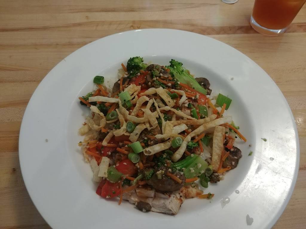 Applebees Grill + Bar | restaurant | 892 W Henderson Ave, Porterville, CA 93257, USA | 5597882031 OR +1 559-788-2031