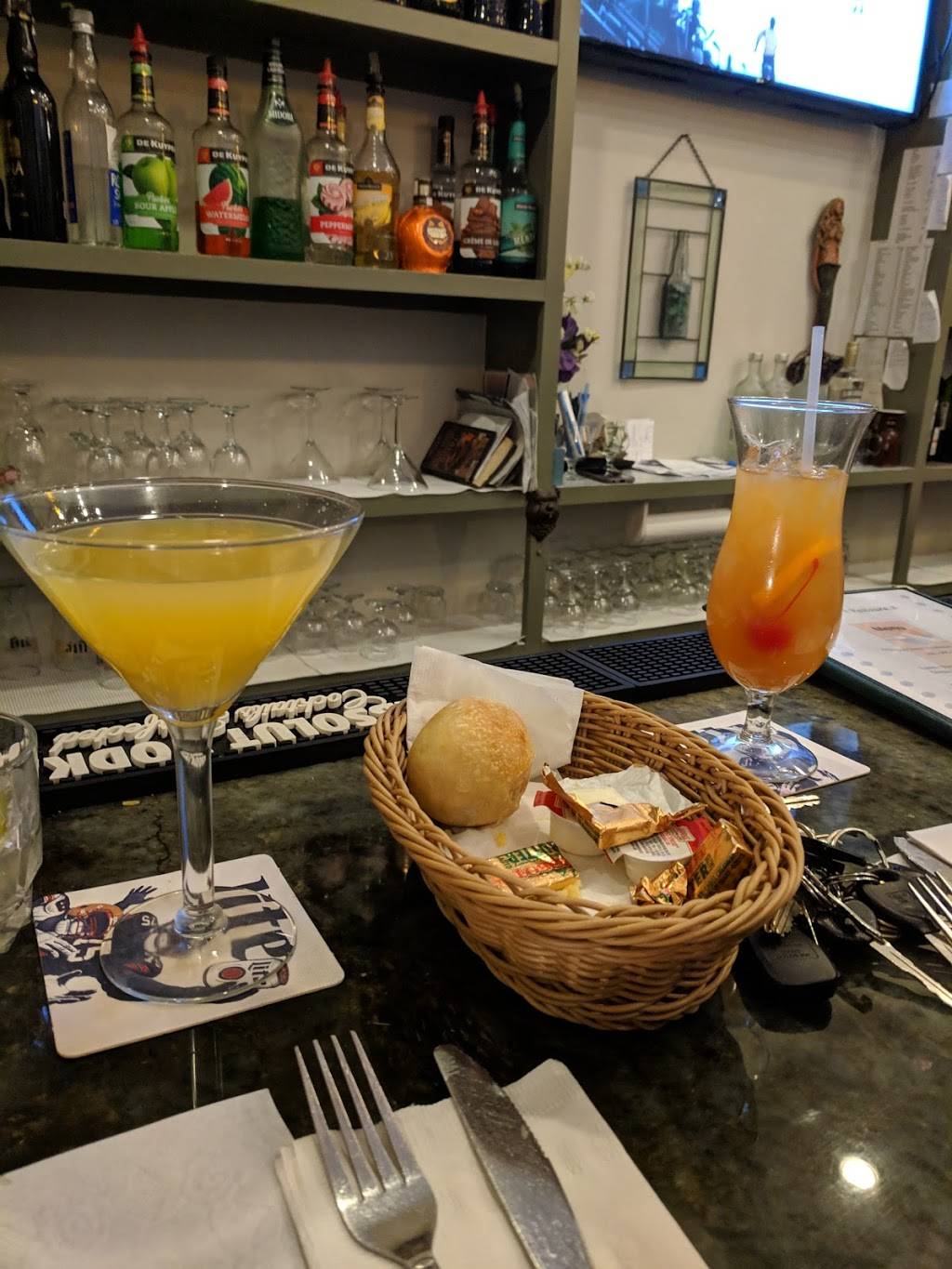 Blue Point | restaurant | 6 Dayton St, Acushnet, MA 02743, USA | 5089959600 OR +1 508-995-9600