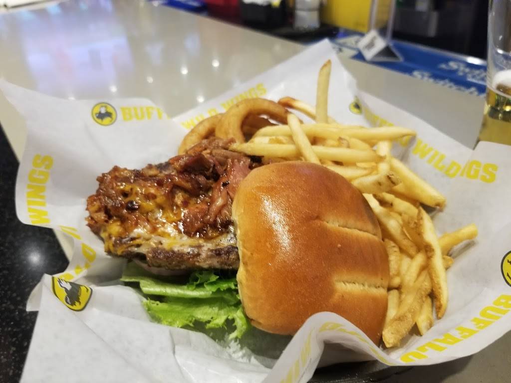 Buffalo Wild Wings | meal takeaway | 310 Daniel Webster Hwy, Nashua, NH 03060, USA | 6038889464 OR +1 603-888-9464