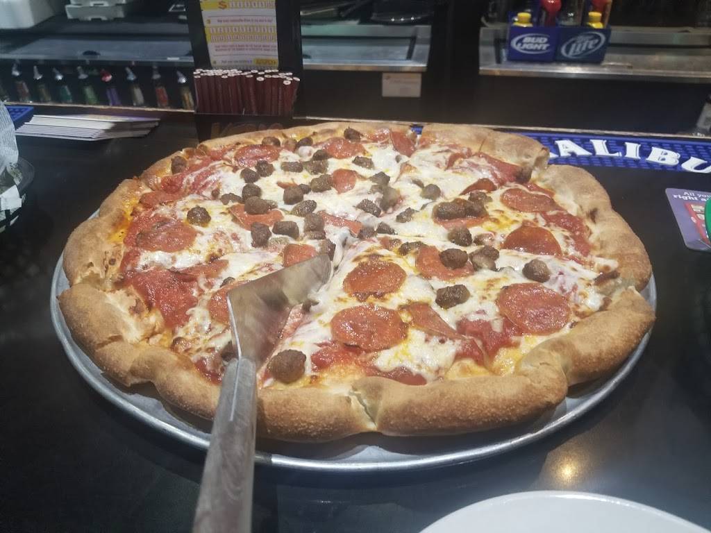 J. Dublins Pour House | restaurant | 1954 Buchholzer Blvd, Akron, OH 44310, USA | 3306333000 OR +1 330-633-3000