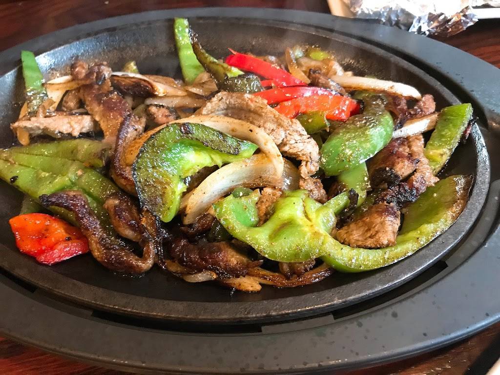 Plaza Azteca | restaurant | 1608 Village Market Boulevard Southeast Suite 125, Leesburg, VA 20175, USA | 7037793612 OR +1 703-779-3612