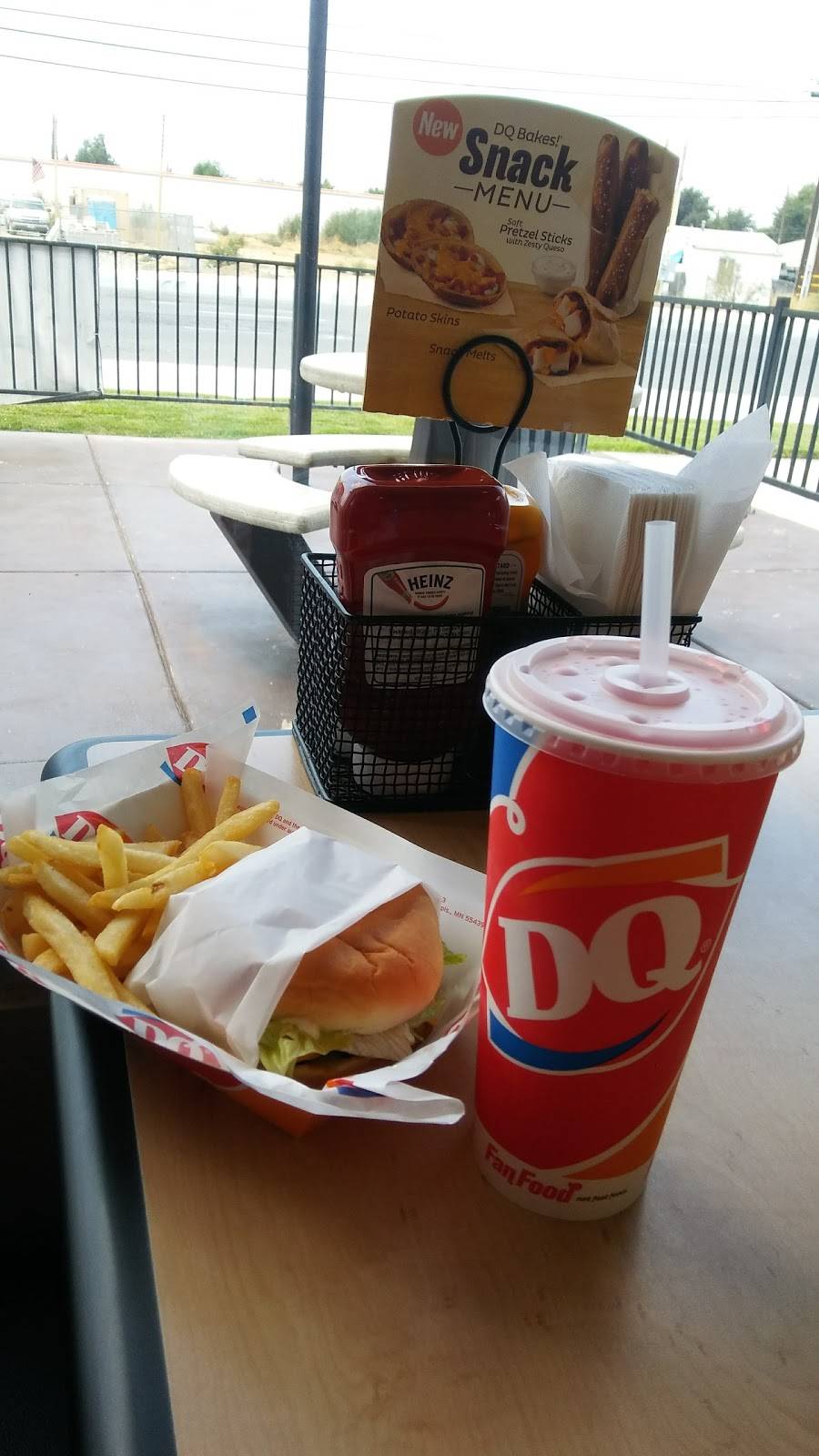 Dairy Queen Grill & Chill | restaurant | 18525 Valley Blvd, Bloomington, CA 92316, USA | 9094211151 OR +1 909-421-1151