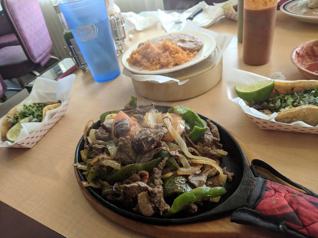 La Escollera | restaurant | 5834 E Washington St, Indianapolis, IN 46219, USA | 3173759556 OR +1 317-375-9556