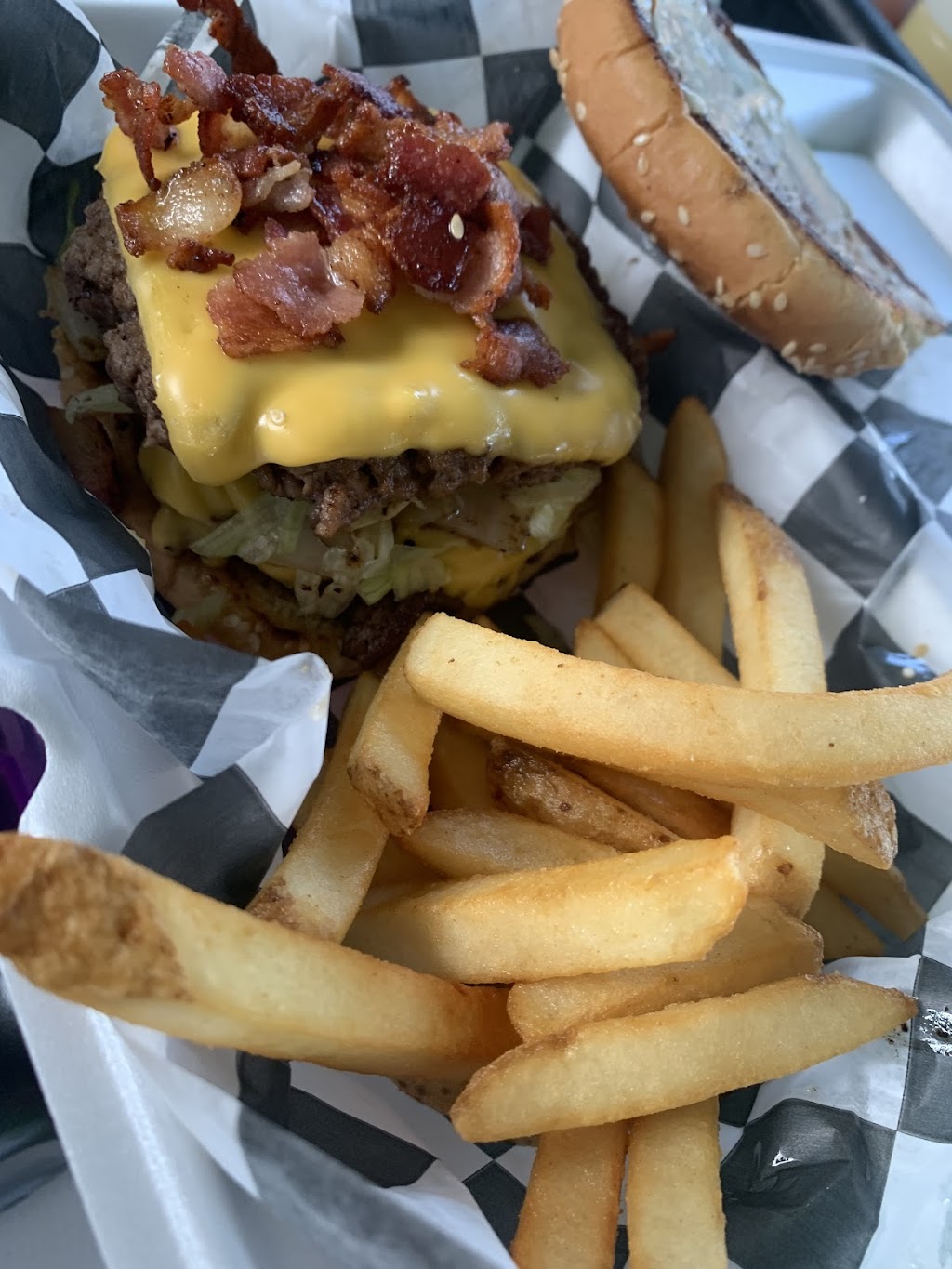 Halftime Indy | restaurant | 4056 N Arlington Ave, Indianapolis, IN 46226, USA | 3179830005 OR +1 317-983-0005