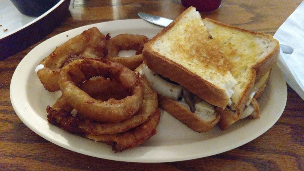 Country Corner Restaurant | restaurant | 30432 Broad St, Bruceton, TN 38317, USA | 7312520215 OR +1 731-252-0215