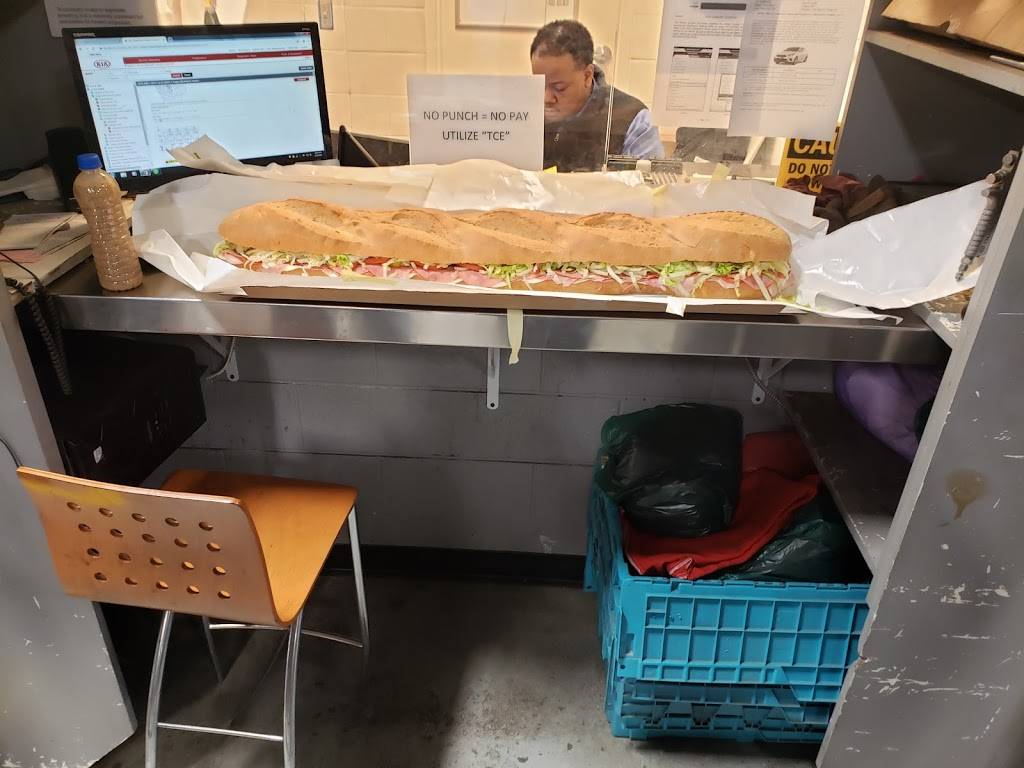 Vinnies Italian Sub Shop | restaurant | 42030 Michigan Ave, Canton, MI 48188, USA | 7347109950 OR +1 734-710-9950