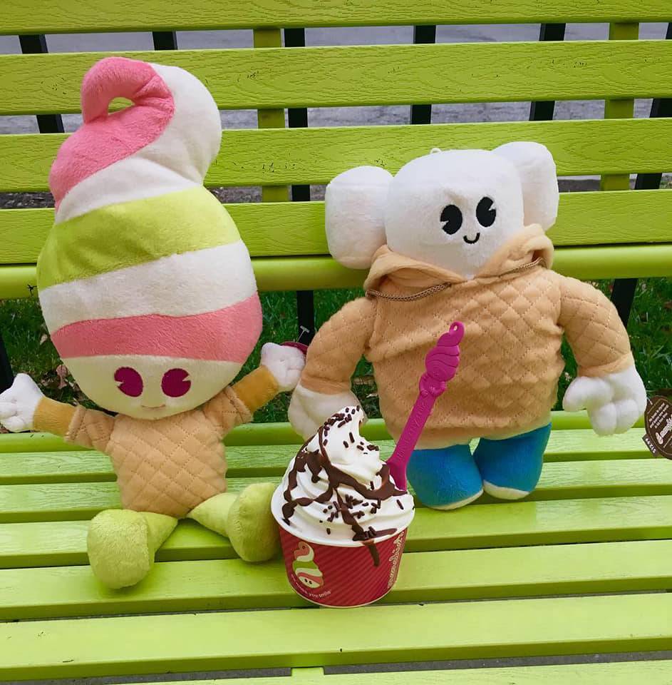 Menchies Frozen Yogurt | bakery | 1802 NW Chipman Rd, Lees Summit, MO 64081, USA | 8163471909 OR +1 816-347-1909