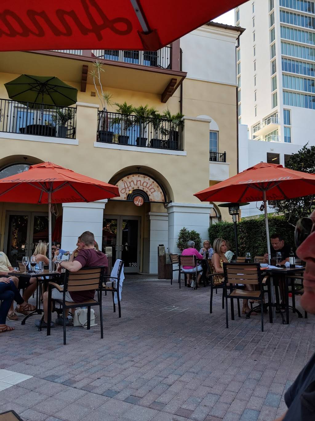 Annata Wine Bar | restaurant | 300 Beach Dr NE #128, St. Petersburg, FL 33701, USA | 7278519582 OR +1 727-851-9582
