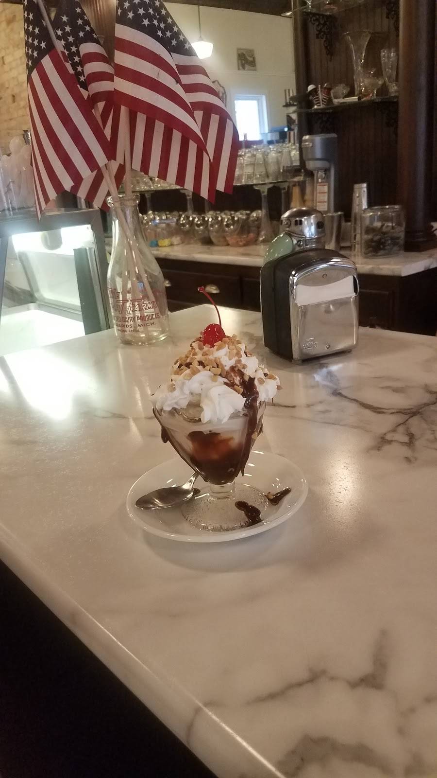 Main Street Ice Cream Shoppe and Old Fashion Soda Fountain | restaurant | 1002 4th Ave, Lake Odessa, MI 48849, USA | 6165375100 OR +1 616-537-5100